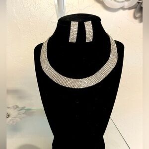 Necklace and earrings set